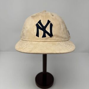 New Era Retro Crown 9FIFTY Yankees Snapback Hat Tan Cream Suede Navy Logo NWOT